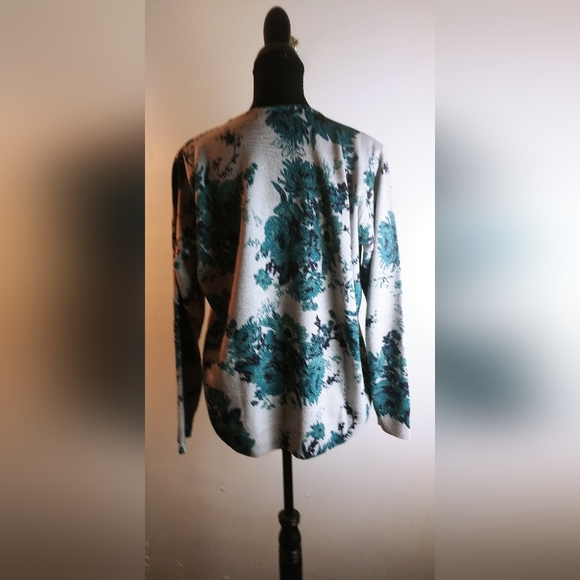 Sweater Long Sleeve Light weight Floral Metallic design Size L - Picture 2 of 9
